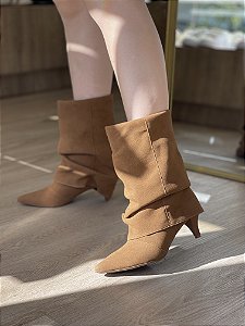 Bota Cano Slouch Caramelo Em Suede Valen
