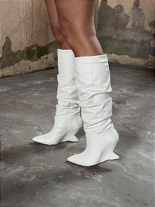Bota Cano Slouch Off White Salto Anabela Cibele