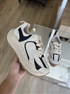 Tênis Chunky Off White Com Recortes Preto Scarlet