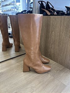 Bota Cano Alto Caramelo Salto Bloco Bruna