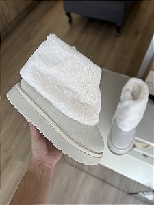 Bota Off White Com Capa De Pelos Rafaela