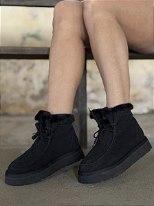 Bota Preto Com Detalhe De Pelos Com Cadarço Lisi