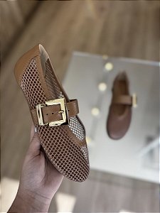 Sapatilha De Tela Caramelo Com Fivela Angelica