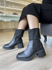 Bota Coturno Preto Detalhe Em Malha Carol