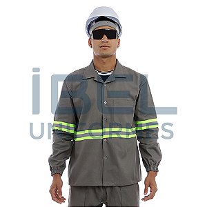 Camisa com fechamento em botão e faixa refletiva - Cinza