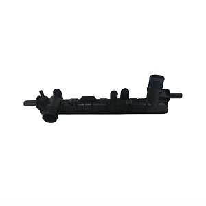 Caixa de Radiador Ford Escort / Volkswagen Logus Pointer Sem Ar Com Bico