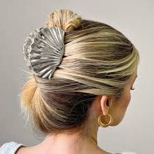 Piranha Ostra Em Dourado E  Prata YZL002300-3