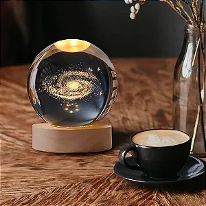 Luminária Bola de Cristal 3D com Base em Madeira Premium