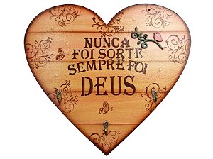 Placa Decorativa Coração Frases Deus (30x27) com Ganchos