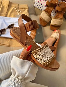 Sandália Rasteira Confort Essência Mulher Caramelo