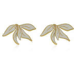 Brinco Banhado Flor Resinada Pétalas Brancas