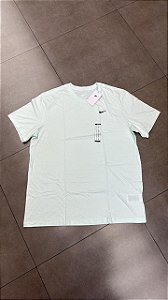 CAMISETA NIKE SPORTSWEAR LOGO GREEN