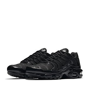 TÊNIS NIKE AIR MAX PLUS TRIPLE BLACK (COMPLETO)
