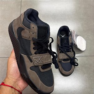 TÊNIS TRAVIS SCOTT X AIR JORDAN JUMPMAN JACK TR DARK MOCHA (SEM CAIXA)