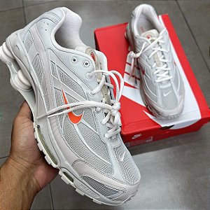 TÊNIS NIKE SHOX RIDE 2 LIGHT BONE TURF ORANGE (COMPLETO)