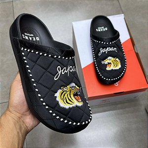 BEAMS X CROCS DYLAN CLOG BLACK (COMPLETO)