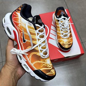 TÊNIS NIKE AIR MAX PLUS OG LIGHT PHOTOGRAPHY (COMPLETO)