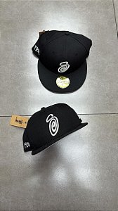 BONÉ STUSSY CURLY S 59FIFTY NEW ERA FOREST GREEN