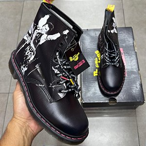 SEX PISTOLS X DR. MARTENS 1460 VICIOUS BLACK (COMPLETO)
