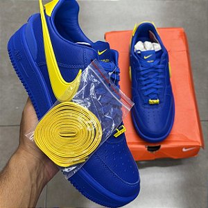 TÊNIS AMBUSH X NIKE AIR FORCE 1 LOW GAME ROYAL AND VIVID SULPHUR (COMPLETO)
