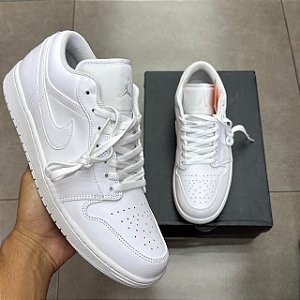 TÊNIS AIR JORDAN 1 LOW TRIPLE WHITE (2022) (COMPLETO)