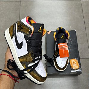 TÊNIS AIR JORDAN 1 MID SE WEAR AWAY TAXI (COMPLETO)