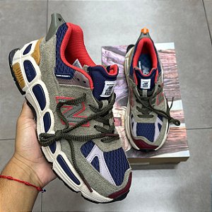 TÊNIS SALEHE BEMBURY X NEW BALANCE 574 YURT TEAM FOREST GREEN (COMPLETO)