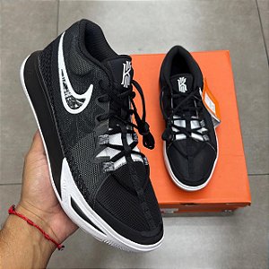 TÊNIS NIKE KYRIE FLYTRAP 6 WHITE BLACK (BOX REPLACE)