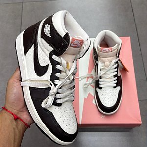 TÊNIS AIR JORDAN 1 HIGH BAROQUE BROWN SAIL (COMPLETO)