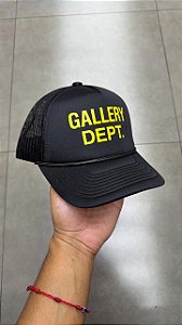 BONÉ GALLERY DEPT. LOGO TRUCKER BLACK
