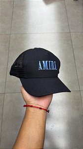 BONÉ AMIRI CORE LOGO TRUCKER BLACK DUSTY BLUE