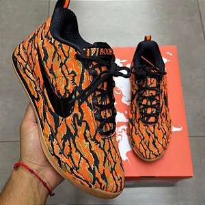 TÊNIS NIKE BOOK 2 TIGER CAMO ORANGE BLACK (COMPLETO)