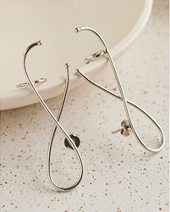 BRINCO EAR CUFF INFINITO FIO PRATEADO