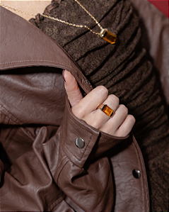 ANEL CRISTAL RETANGULAR MOSTARDA BAN.DOURADO