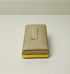 EXPOSITOR DE ANEL RAMPA PÉROLA COM FRISO