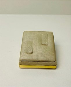 EXPOSITOR DE ALIANÇA RAMPA PÉROLA COM FRISO