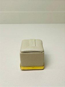 EXPOSITOR DE ANEL PINO OFF WHITE COM FRISO