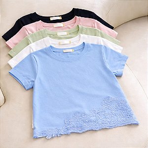 T SHIRT CROPPED DETALHE DE RENDA NA BARRA G/GG