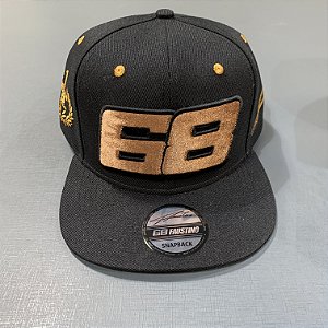 BONÉ #68 ALCANTARA / PRETO COM DOURADO SNAPBACK ABA RETA EDIÇÃO 1 MILHÃO