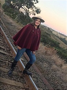 Poncho unissex ideal para o inverno em lã batida Pala Baeta