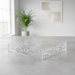Bandeja Trabalhada em Acrílico Cristal 20x20x5 cm