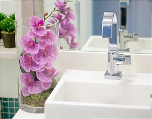 Arranjo de Orquídea no Vaso de Vidro Cilíndrico 30cm