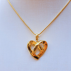 Pingente Sabrina Joias Folheado a Ouro 18k Coração Entrelaçado