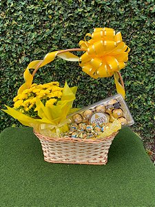 Cesta de Margaridas Amarelas com Ferrero Rocher 150g