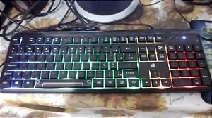 TECLADO GAMER USB COM LED RGB KNUP