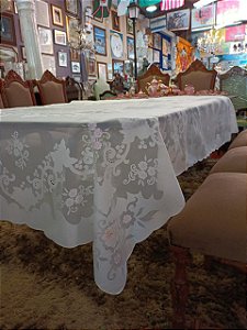 Toalha de Banquete Tecido Branco Bordado a Mão (300x163)