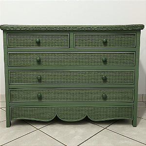 Cômoda colorida em junco natural