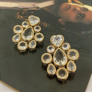 Brinco Coração com Pedrarias em Zircônia Folheado a Ouro