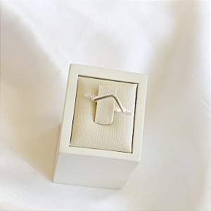 Anel Minimalista V Em Prata 925 - N°16