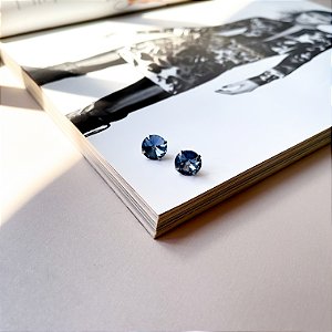 Brinco Ponto de Luz com Pedra de Strass em Aço Inox AZUL CARIBE